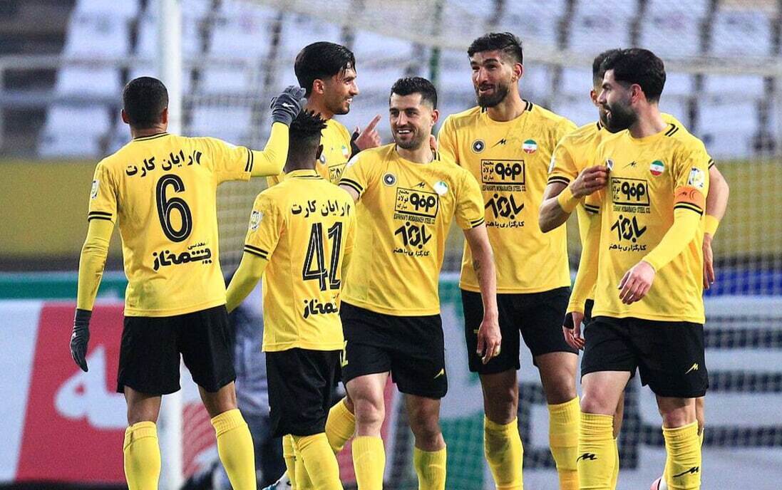 ماجرای هوادار متمول پرسپولیس و قانون سقف بودجه باشگاهها/ از چکهای شخصی چه خبر؟ ماجرای هوادار متمول پرسپولیس و قانون سقف بودجه باشگاهها/ از چکهای شخصی چه خبر؟