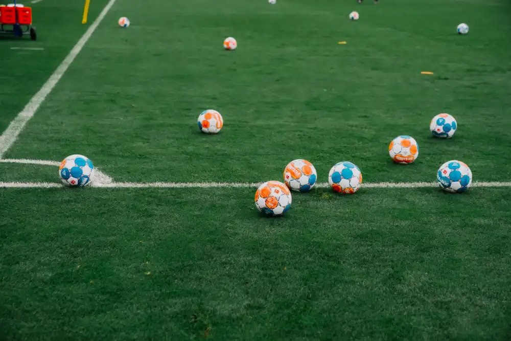 آغاز زندگی تمرینی ژرمنها از ۲ روز دیگر؛ بایرن مونیخ دیرتر میآید، اما به انتقام از گواردیولا میاندیشد آغاز زندگی تمرینی ژرمنها از ۲ روز دیگر؛ بایرن مونیخ دیرتر میآید، اما به انتقام از گواردیولا میاندیشد