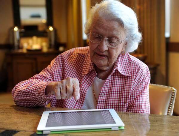 هوش مصنوعی؛ دستیار سلامت شخصی سالمندان/ تشخیص زودهنگام بیماری‌ها آسان شد