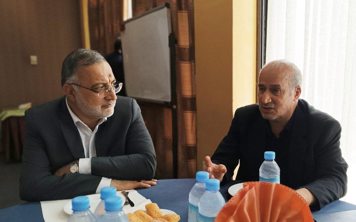 تمرین تیم ملی فوتبال ساحلی در حضور شهردار تهران و رئیس فدراسیون تمرین تیم ملی فوتبال ساحلی در حضور شهردار تهران و رئیس فدراسیون