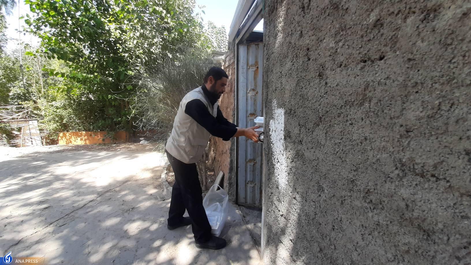 پخت و توزیع ۷۰۰ پرس غذا در مناطق محروم جنوب تهران+ فیلم