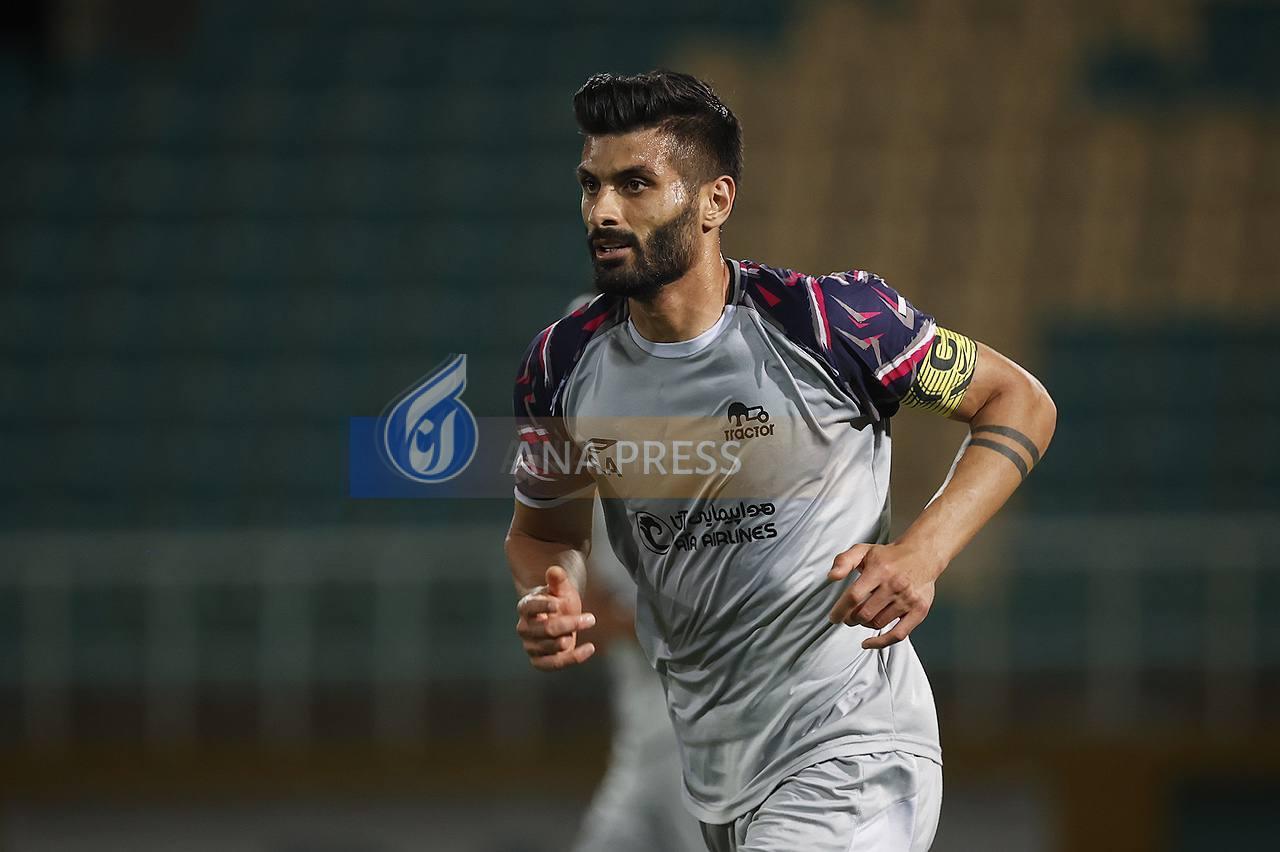 آقایی در تراکتور ماندنی شد/ رونمایی از کاپیتان جدید پرشورها+ تصاویر آقایی در تراکتور ماندنی شد/ رونمایی از کاپیتان جدید پرشورها+ تصاویر