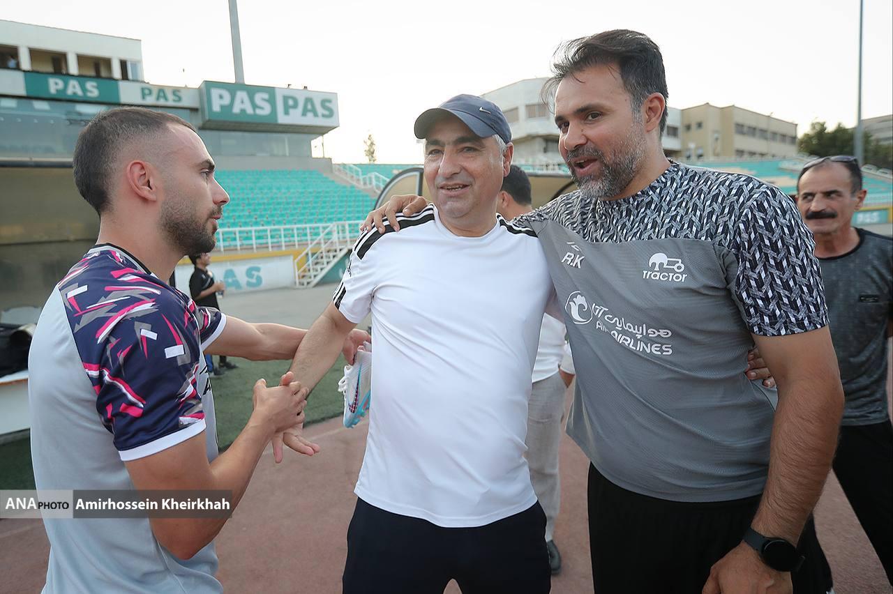 اتفاقات جالب در یک بازی دوستانه/ وقتی الهامی بازیکن ایرانی را با آلوز اشتباهی گرفت!+ تصاویر اتفاقات جالب در یک بازی دوستانه/ وقتی الهامی بازیکن ایرانی را با آلوز اشتباهی گرفت!+ تصاویر