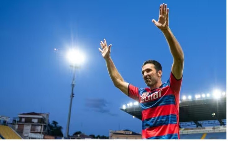 ۲۸ سال درخششِ افسانهای نماد ایتالیا/بوفون، اسطورهای که به «عاشقی در فوتبال» معنا بخشید + تصاویر ۲۸ سال درخششِ افسانهای نماد ایتالیا/بوفون، اسطورهای که به «عاشقی در فوتبال» معنا بخشید + تصاویر