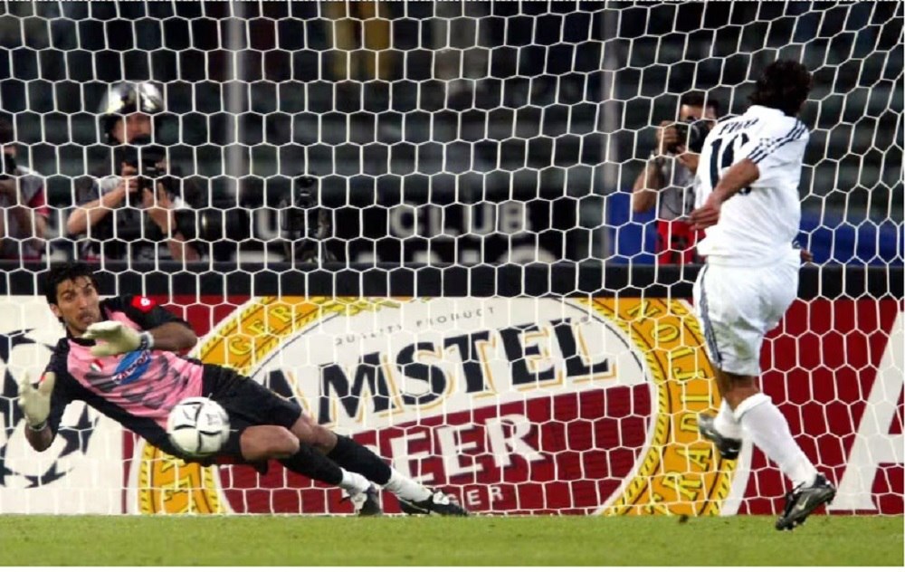 ۲۸ سال درخششِ افسانهای نماد ایتالیا/بوفون، اسطورهای که به «عاشقی در فوتبال» معنا بخشید + تصاویر ۲۸ سال درخششِ افسانهای نماد ایتالیا/بوفون، اسطورهای که به «عاشقی در فوتبال» معنا بخشید + تصاویر