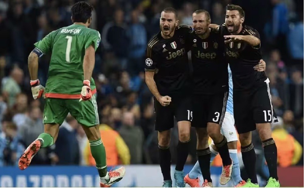 ۲۸ سال درخششِ افسانهای نماد ایتالیا/بوفون، اسطورهای که به «عاشقی در فوتبال» معنا بخشید + تصاویر ۲۸ سال درخششِ افسانهای نماد ایتالیا/بوفون، اسطورهای که به «عاشقی در فوتبال» معنا بخشید + تصاویر