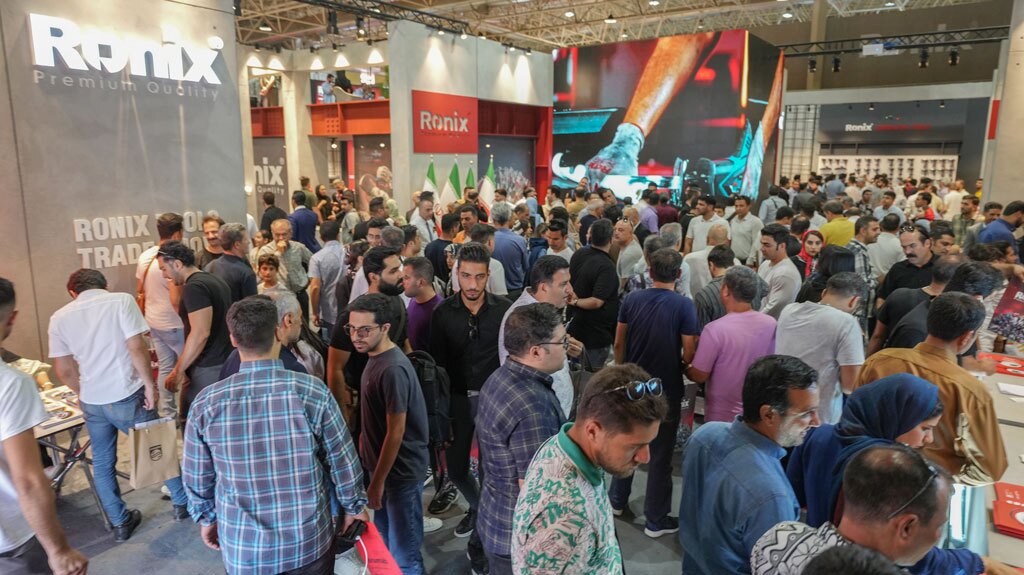 گفتگو با حمیدرضا رامخو، مدیر زنجیره تامین رونیکس در نمایشگاه صنعت ساختمان تهران گفتگو با حمیدرضا رامخو، مدیر زنجیره تامین رونیکس در نمایشگاه صنعت ساختمان تهران