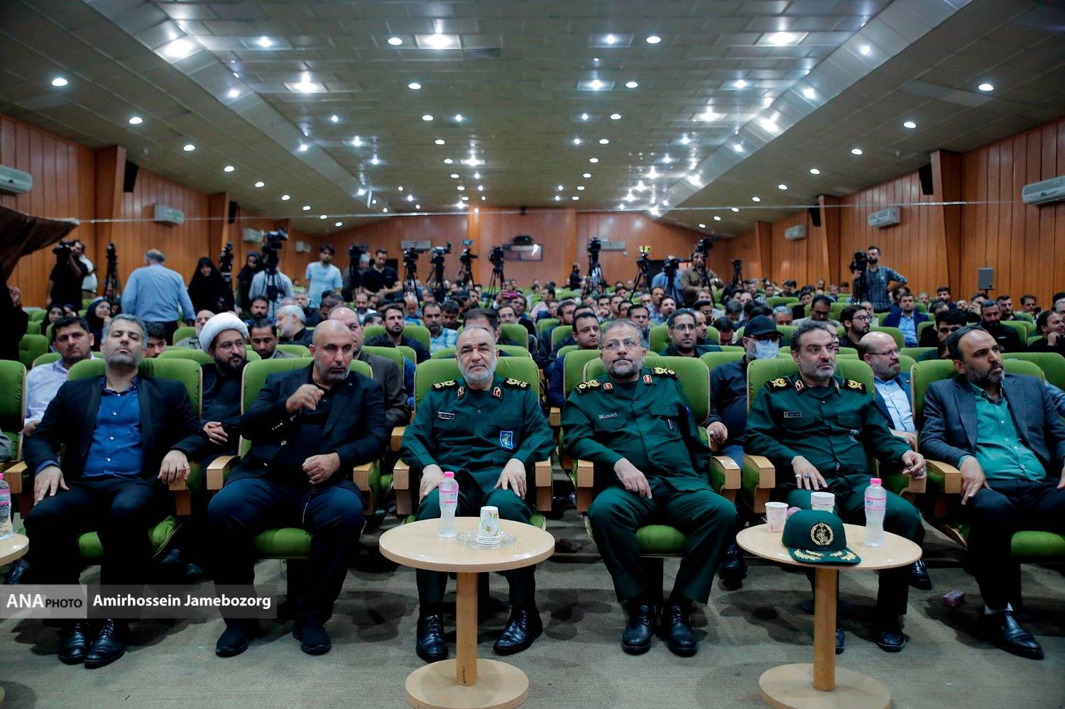 فرمانده سپاه پاسداران: اصحاب رسانه در جغرافیای ذهن و قلب عمل میکنند فرمانده سپاه پاسداران: اصحاب رسانه در جغرافیای ذهن و قلب عمل میکنند