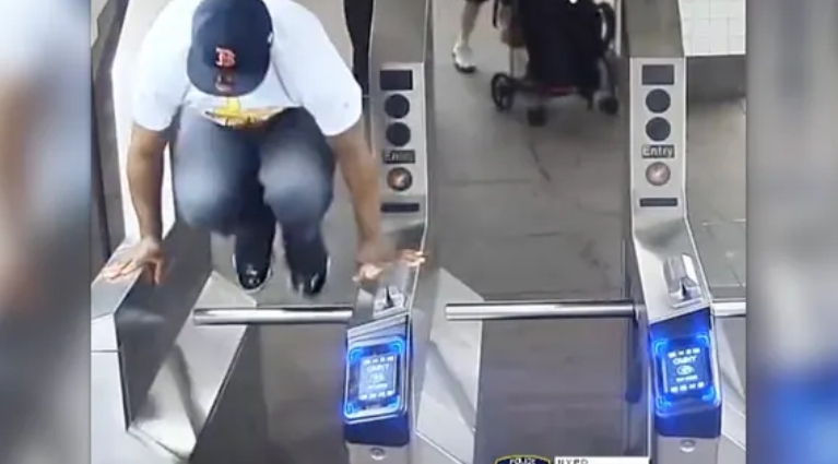 استفاده از ابزارهای نظارتی هوش مصنوعی/ فرارکنندگان از پرداخت کرایه شناسایی میشوند استفاده از ابزارهای نظارتی هوش مصنوعی/ فرارکنندگان از پرداخت کرایه شناسایی میشوند