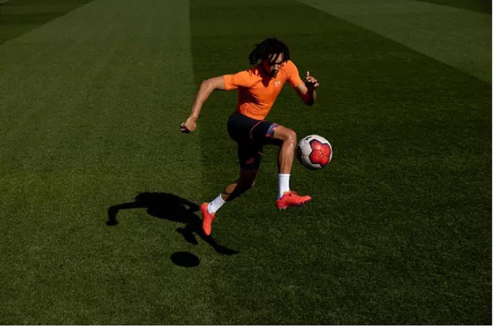 چالش بازی در دفاع یا هافبک لیورپول؛ آلکساندرآرنولد هر جا که کلوپ دستور دهد، بازی می‌کند!