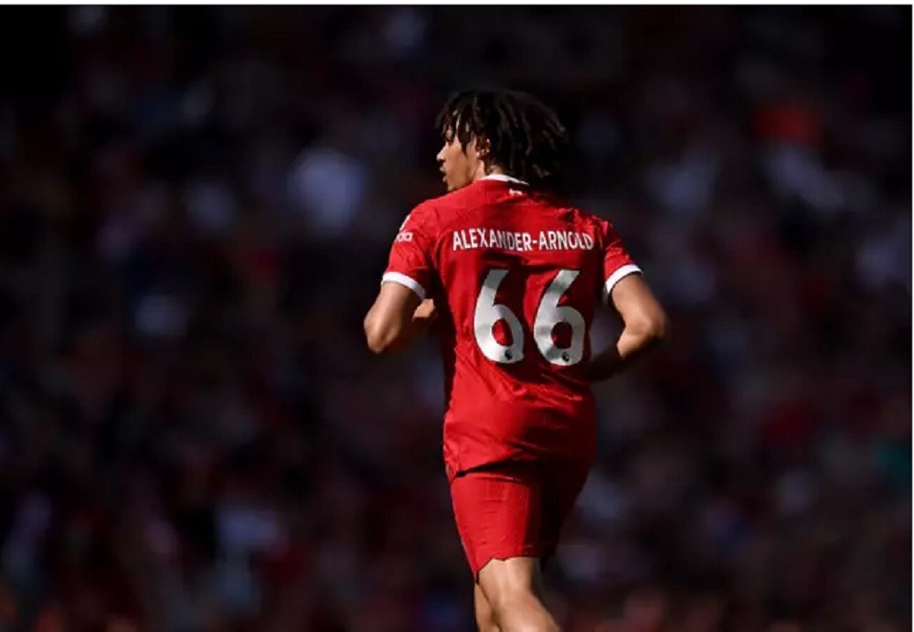 چالش بازی در دفاع یا هافبک لیورپول؛ آلکساندرآرنولد هر جا که کلوپ دستور دهد، بازی میکند! چالش بازی در دفاع یا هافبک لیورپول؛ آلکساندرآرنولد هر جا که کلوپ دستور دهد، بازی میکند!