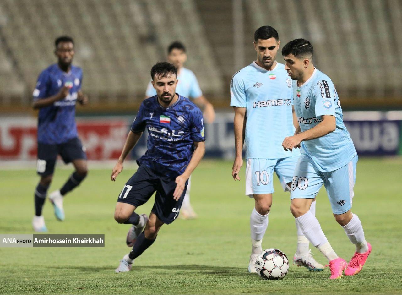 گزارش تصویری از دیدار پیکان و گل گهر در روز تقدیر از سامان فلاح و حضور 8 شاکی و هاشمیان در ورزشگاه! گزارش تصویری از دیدار پیکان و گل گهر در روز تقدیر از سامان فلاح و حضور 8 شاکی و هاشمیان در ورزشگاه!