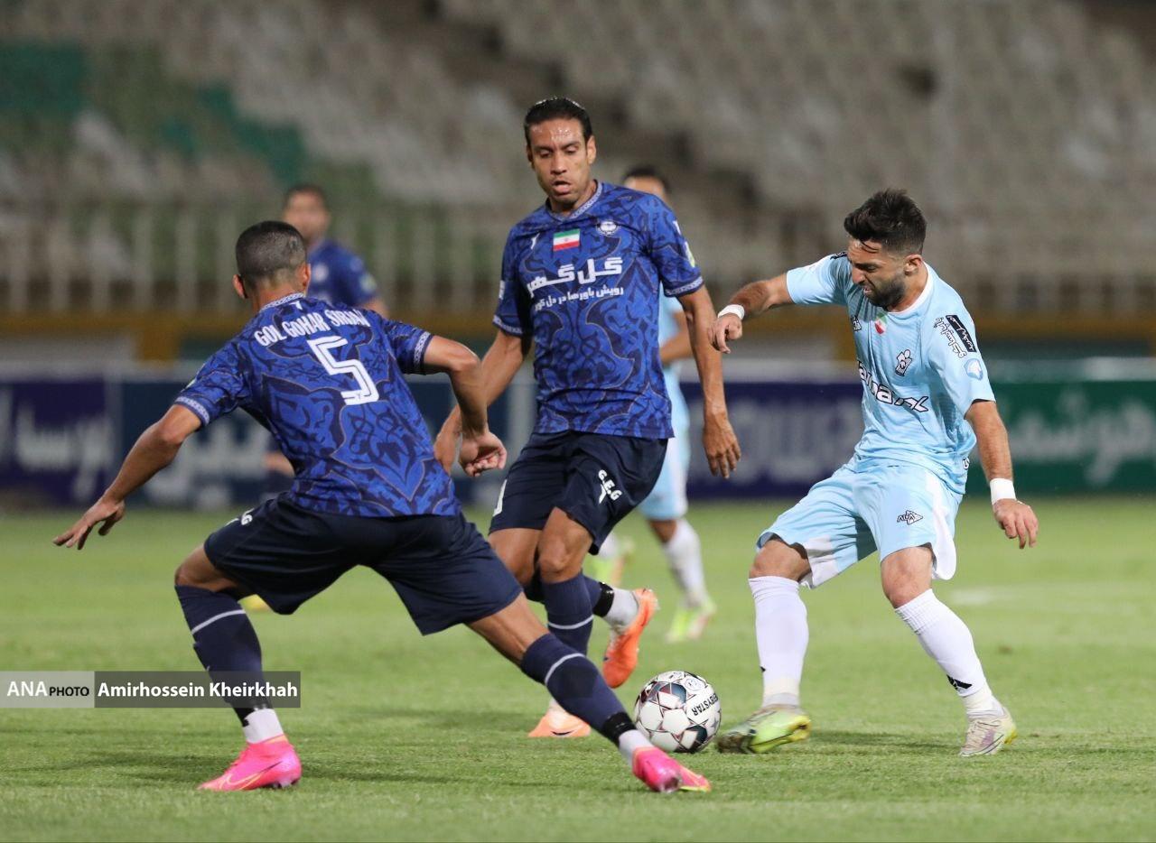 گزارش تصویری از دیدار پیکان و گل گهر در روز تقدیر از سامان فلاح و حضور 8 شاکی و هاشمیان در ورزشگاه! گزارش تصویری از دیدار پیکان و گل گهر در روز تقدیر از سامان فلاح و حضور 8 شاکی و هاشمیان در ورزشگاه!