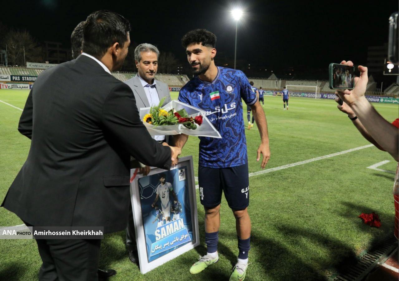 گزارش تصویری از دیدار پیکان و گل گهر در روز تقدیر از سامان فلاح و حضور 8 شاکی و هاشمیان در ورزشگاه! گزارش تصویری از دیدار پیکان و گل گهر در روز تقدیر از سامان فلاح و حضور 8 شاکی و هاشمیان در ورزشگاه!