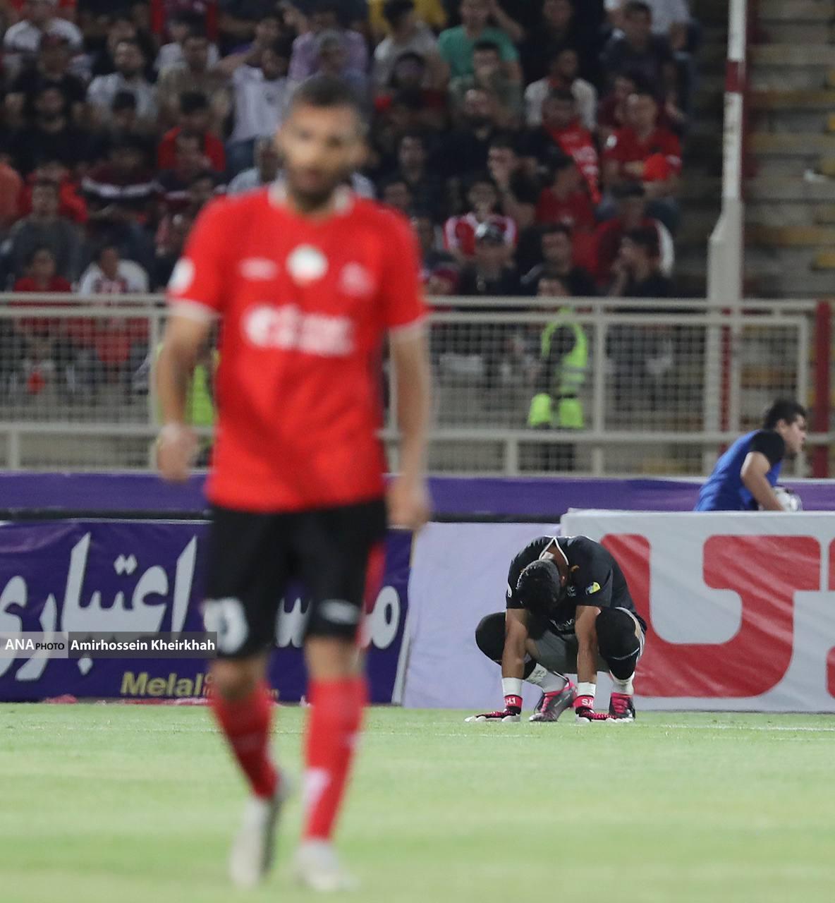 تصاویر گلر تراکتور پس از اشتباه مرگبار