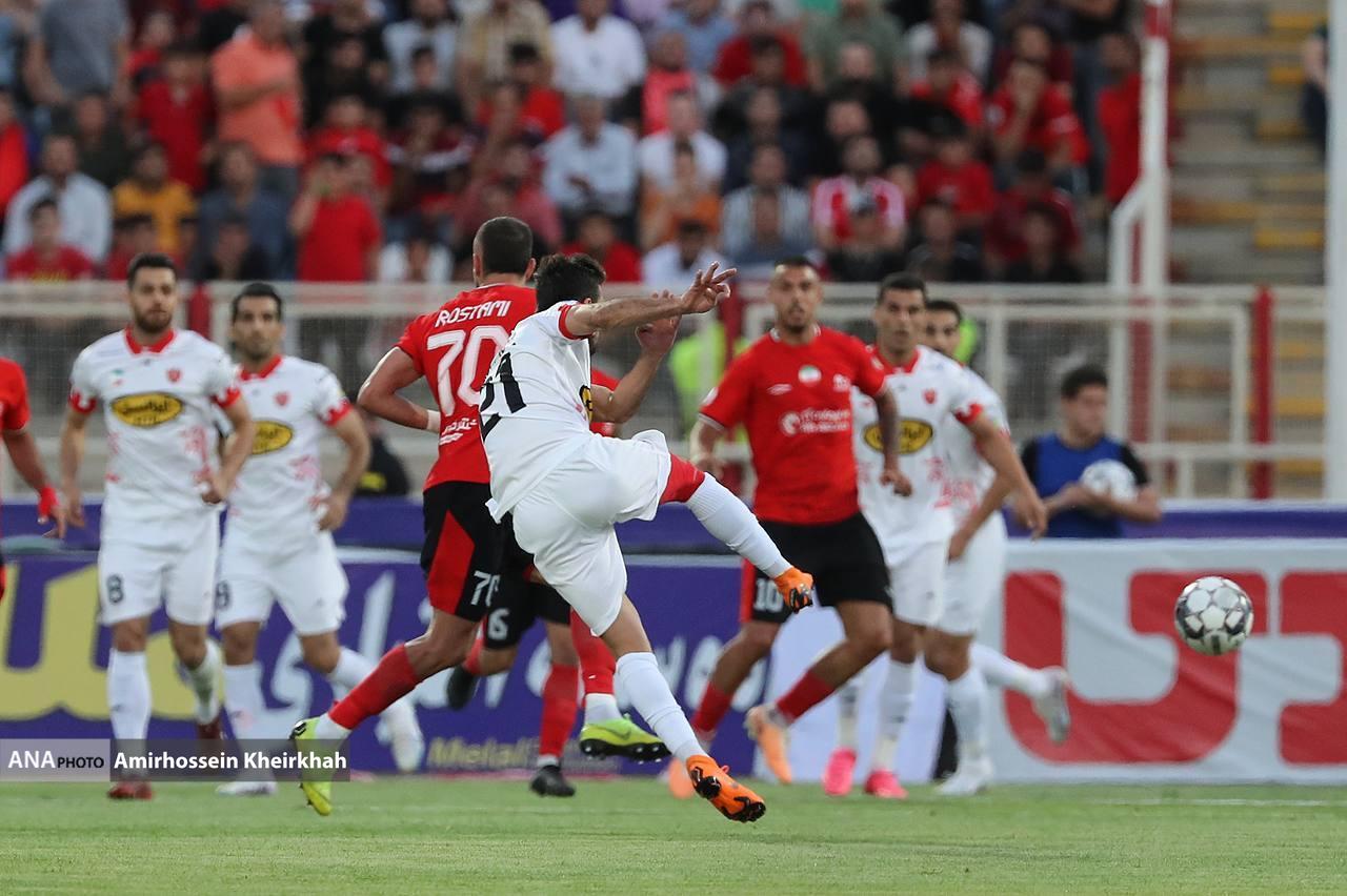 گزارش تصویری از برتری پرسپولیس در خانه تراکتور گزارش تصویری از برتری پرسپولیس در خانه تراکتور