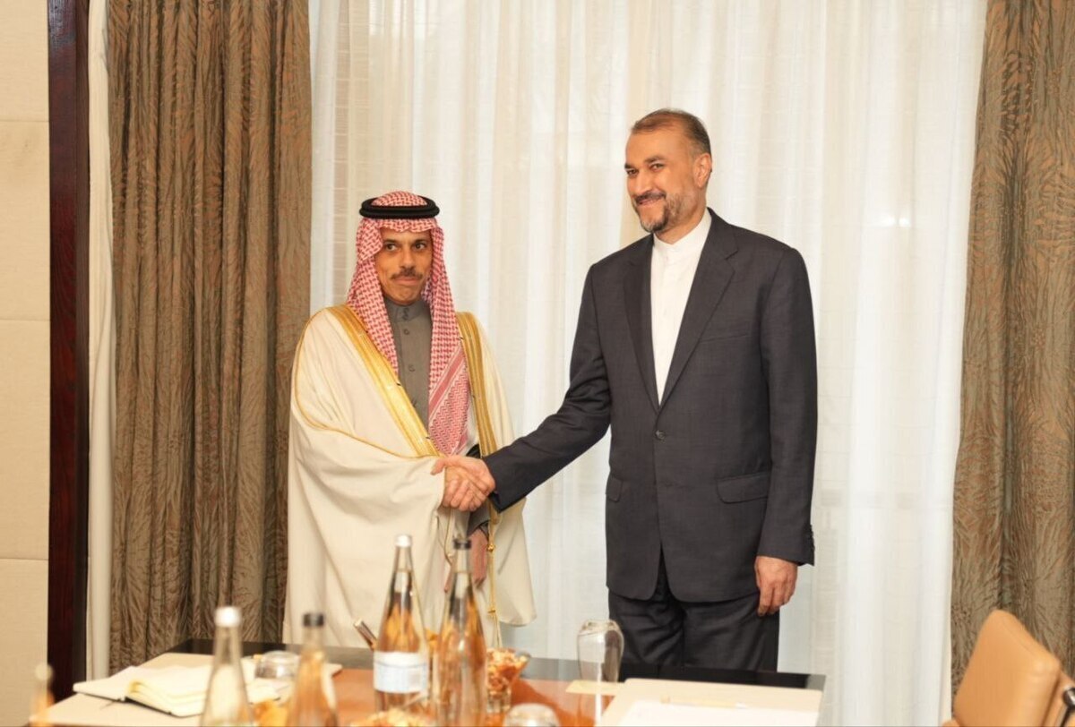 دیدار و رایزنی امیرعبداللهیان با همتای عربستانی  روز شلوغ دیپلماسی ایران در حاشیه خلیج فارس