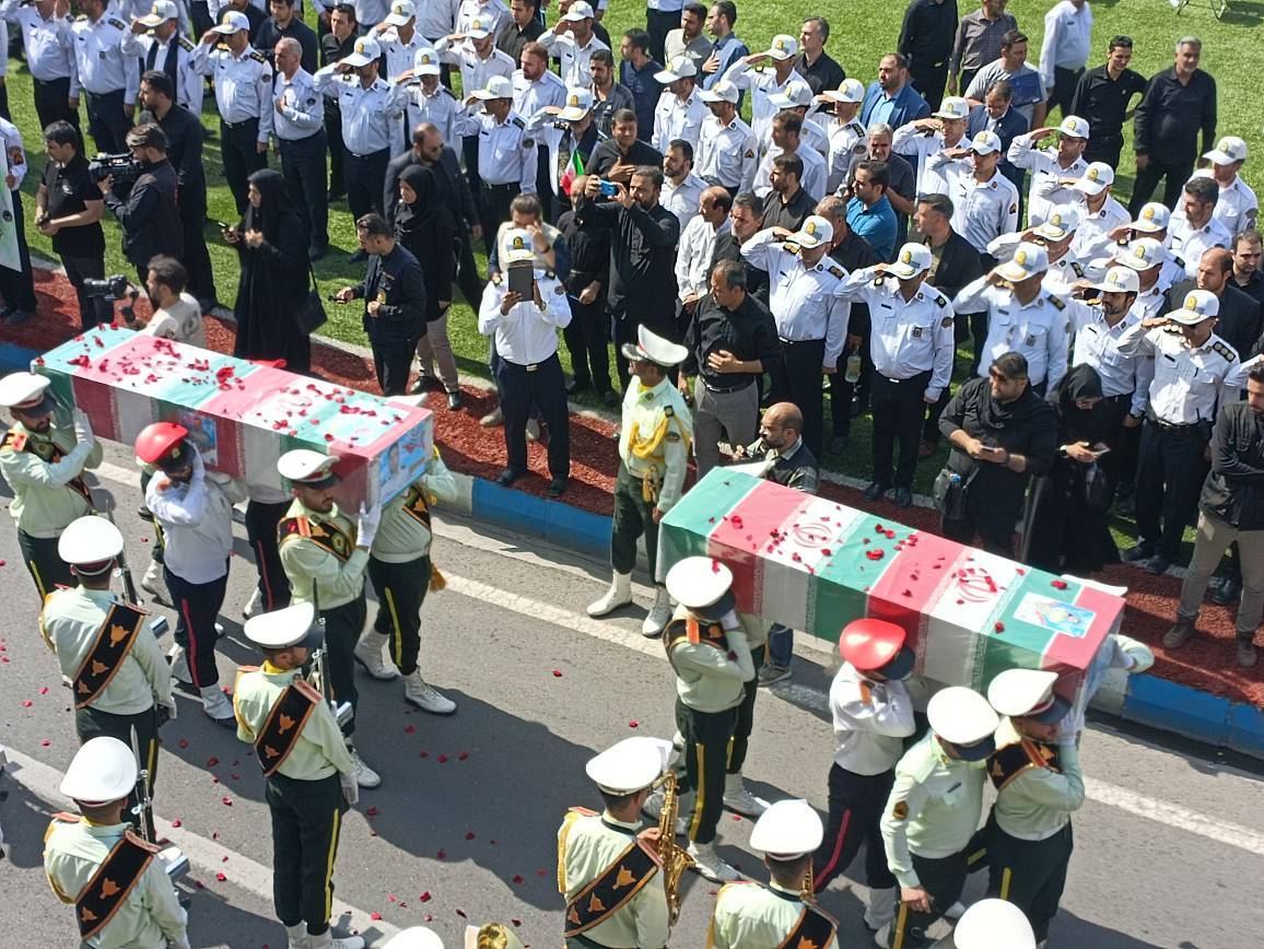 آغاز مراسم تشییع شهدای حمله تروریستی محور خاش-تفتان در شهرک آزمایش+ عکس آغاز مراسم تشییع شهدای حمله تروریستی محور خاش-تفتان در شهرک آزمایش+ عکس