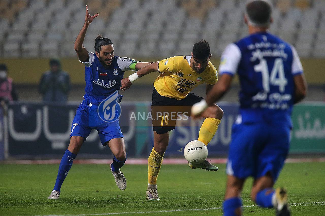 مرور اتفاقات آخرین بازی سپاهان و استقلال| باران کارت‌های داور بر سر آبی‌پوشان و پنالتی لحظات پایانی یزدانی+تصاویر