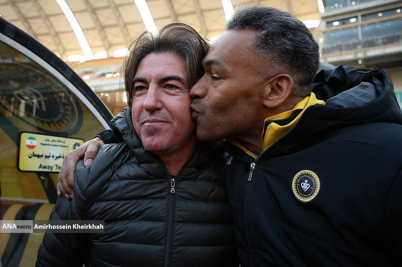 مرور اتفاقات آخرین بازی سپاهان و استقلال| باران کارتهای داور بر سر آبیپوشان و پنالتی لحظات پایانی یزدانی+تصاویر مرور اتفاقات آخرین بازی سپاهان و استقلال| باران کارتهای داور بر سر آبیپوشان و پنالتی لحظات پایانی یزدانی+تصاویر