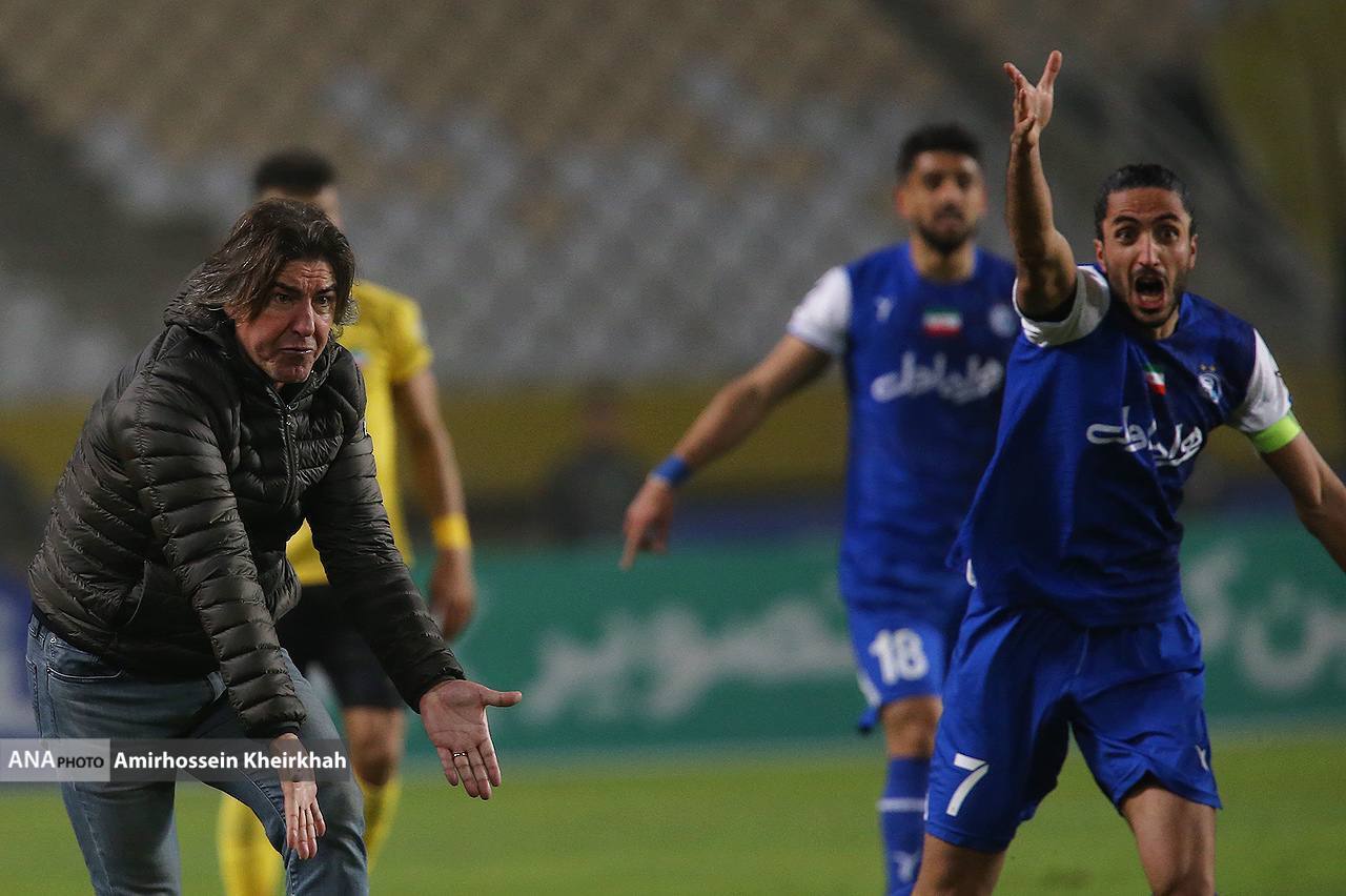 مرور اتفاقات آخرین بازی سپاهان و استقلال| باران کارت‌های داور بر سر آبی‌پوشان و پنالتی لحظات پایانی یزدانی+تصاویر