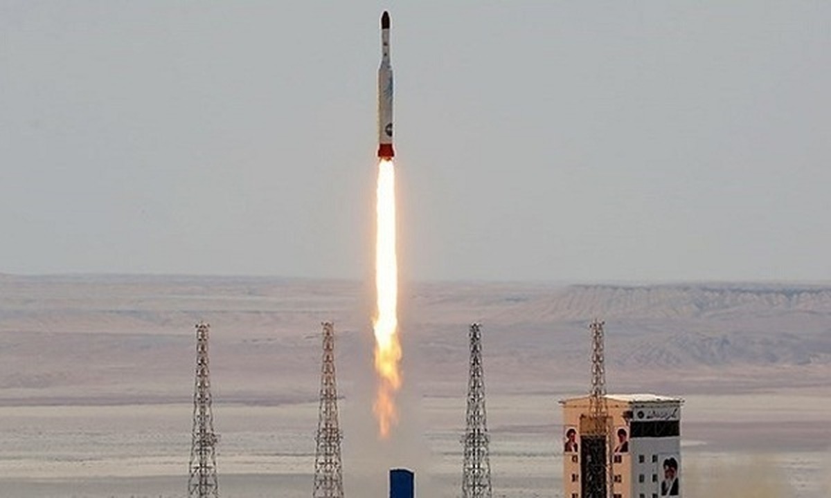 پرتاب ماهواره‌برهای «سیمرغ» و «ذوالجناح» در دستور کار وزارت دفاع