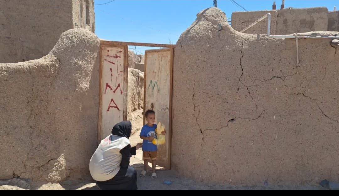 عروسک‌های پویش «کودکان مکتب حسینی» به دست کودکان مناطق محروم رسید + فیلم و عکس