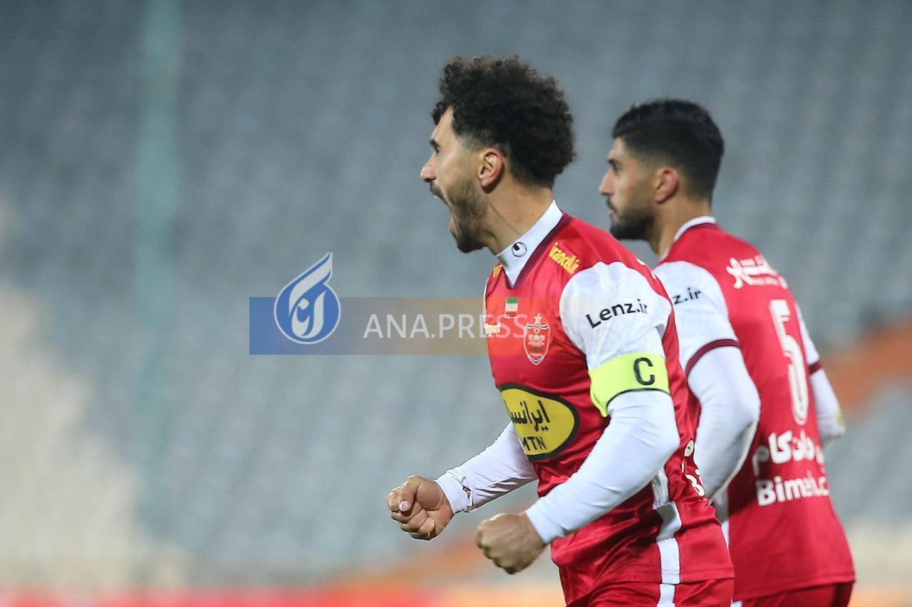 بماند///مرور اتفاقات آخرین بازی پرسپولیس و ذوب‌آهن| از شادی گل متفاوت عالیشاه تا عدم اجازه مربی سرخپوشان برای نشستن روی نیمکت+تصاویر