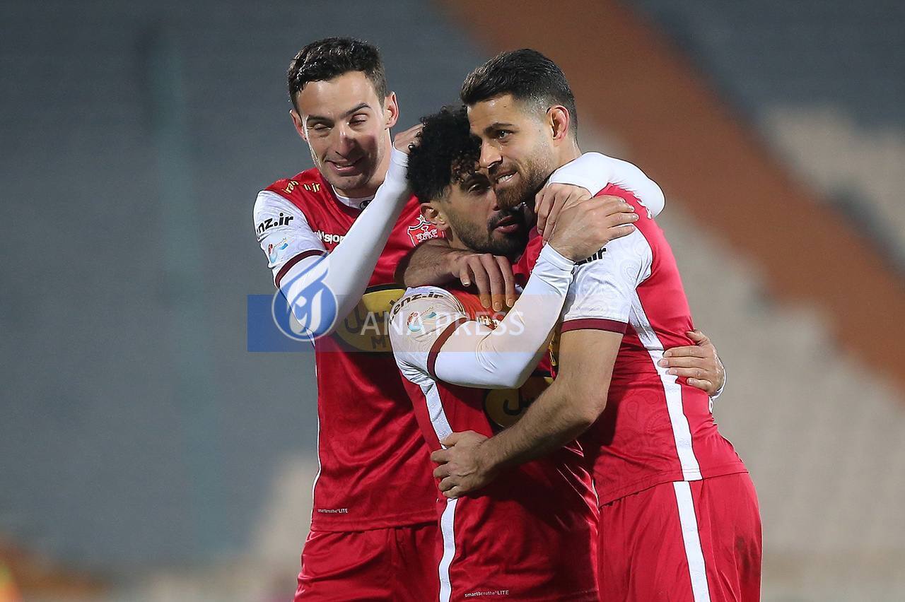 بماند///مرور اتفاقات آخرین بازی پرسپولیس و ذوب‌آهن| از شادی گل متفاوت عالیشاه تا عدم اجازه مربی سرخپوشان برای نشستن روی نیمکت+تصاویر