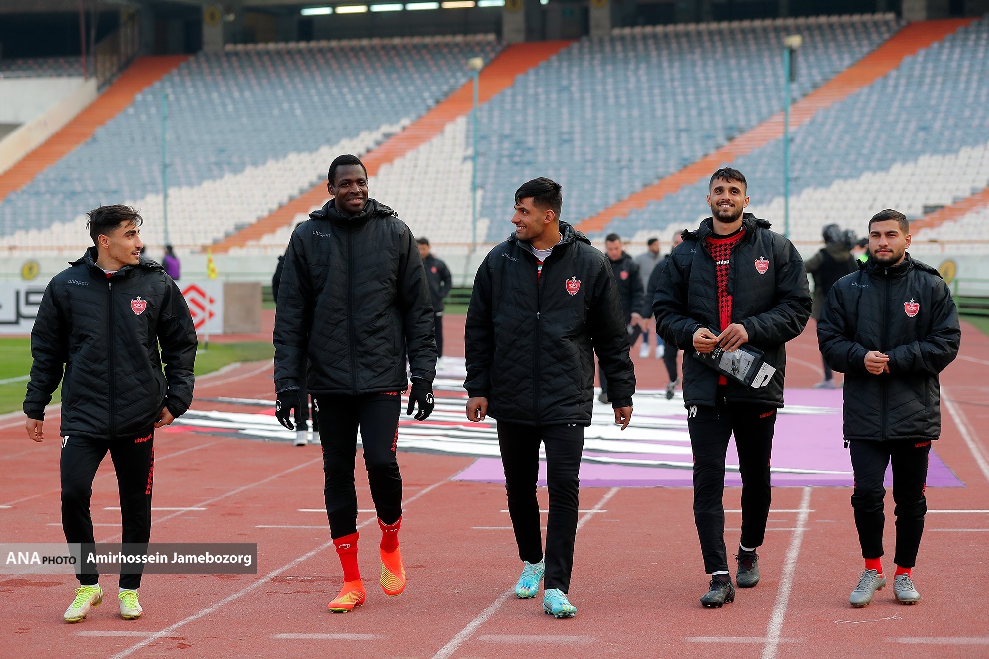 بماند///مرور اتفاقات آخرین بازی پرسپولیس و ذوب‌آهن| از شادی گل متفاوت عالیشاه تا عدم اجازه مربی سرخپوشان برای نشستن روی نیمکت+تصاویر