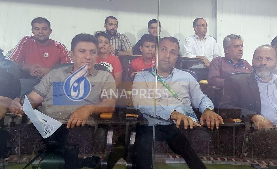 ورود جیمیجامپ در زمین تا تشویق بیامان تراکتور توسط پرشورها/ حضور قلعهنویی در ورزشگاه + عکس و فیلم ورود جیمیجامپ در زمین تا تشویق بیامان تراکتور توسط پرشورها/ حضور قلعهنویی در ورزشگاه + عکس و فیلم