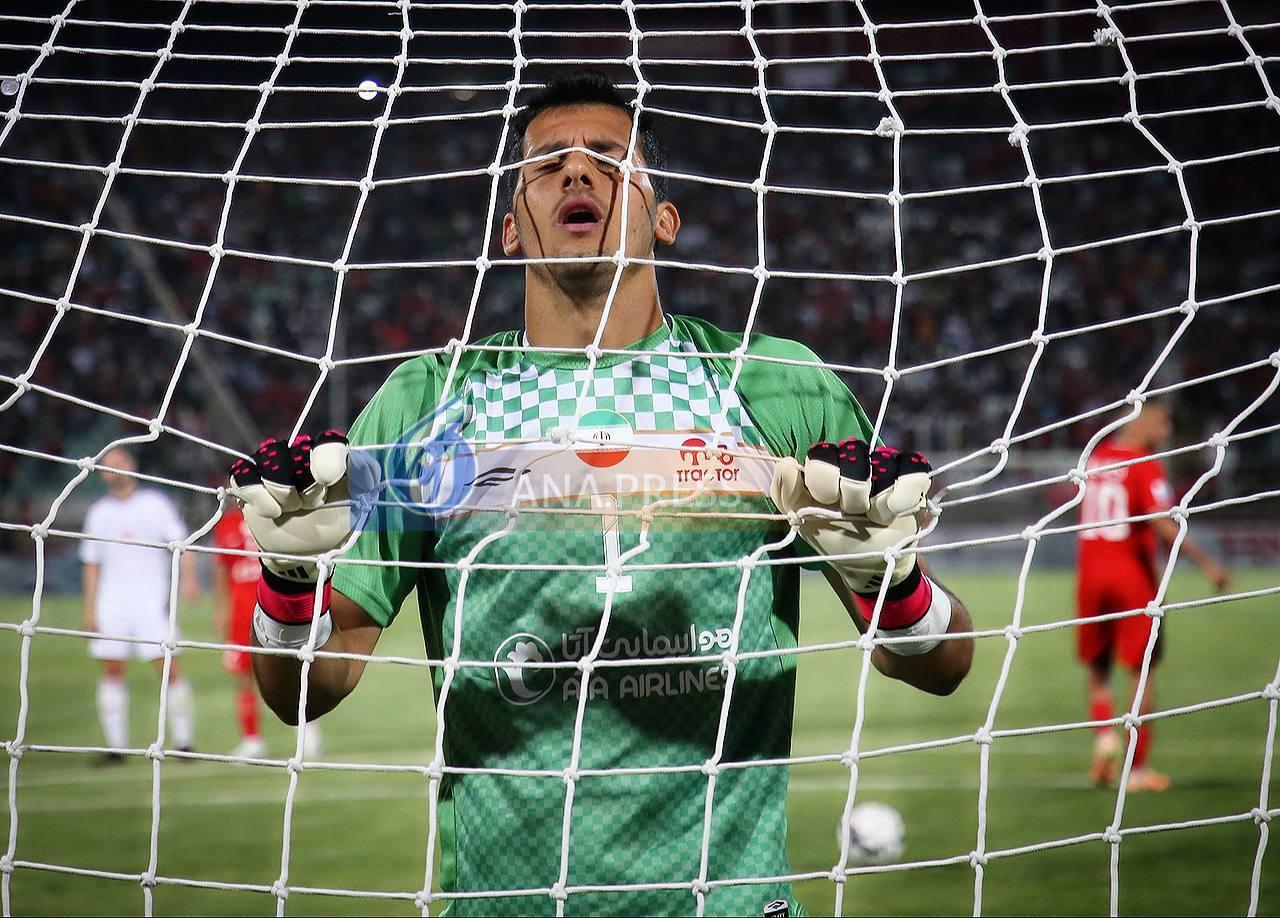 لحظهای که دروازهبان تراکتور حسرت کشید+ تصاویر لحظهای که دروازهبان تراکتور حسرت کشید+ تصاویر