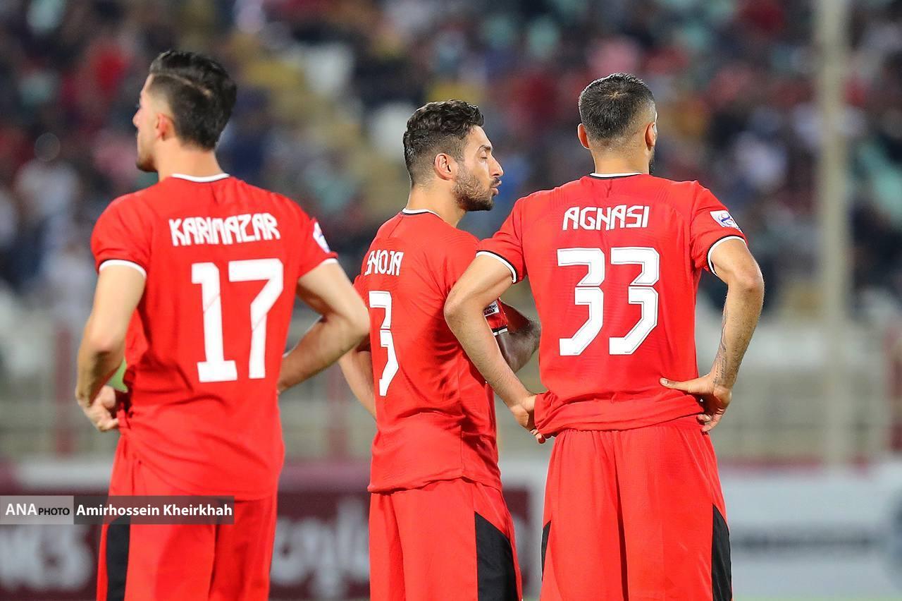 گزارش تصویری از بازی تراکتور و شارجه در شب حسرت بار پرشورها