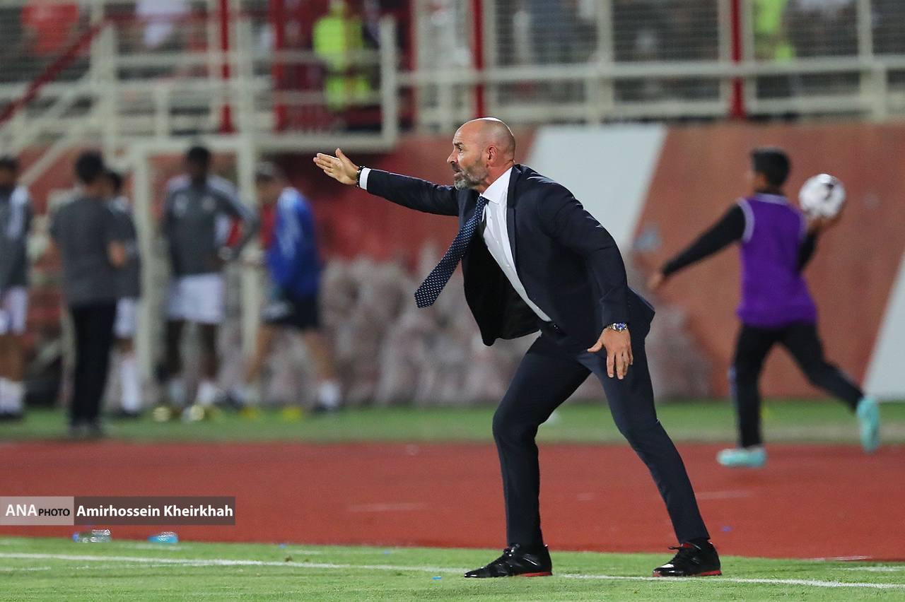 گزارش تصویری از بازی تراکتور و شارجه در شب حسرت بار پرشورها