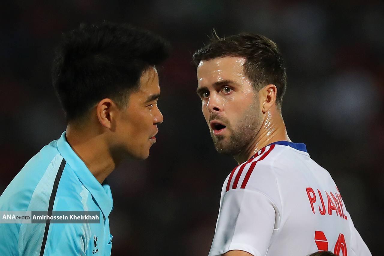 گزارش تصویری از بازی تراکتور و شارجه در شب حسرت بار پرشورها