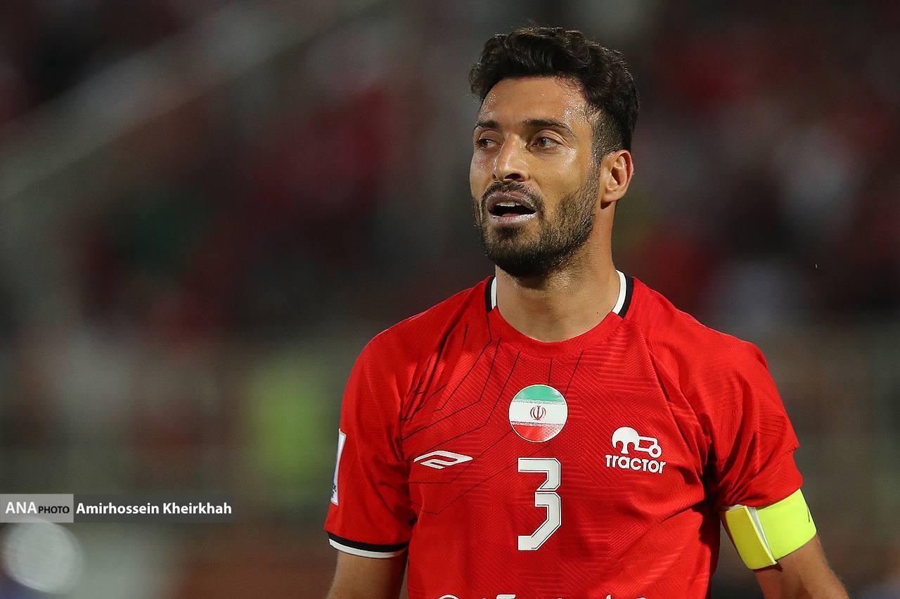 گزارش تصویری از بازی تراکتور و شارجه در شب حسرت بار پرشورها