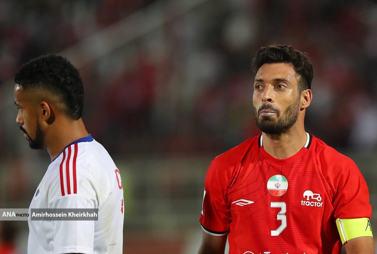 گزارش تصویری از بازی تراکتور و شارجه در شب حسرت بار پرشورها