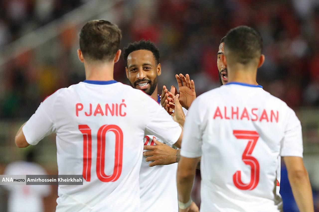 گزارش تصویری از بازی تراکتور و شارجه در شب حسرت بار پرشورها