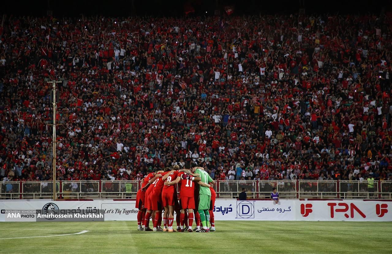 گزارش تصویری از بازی تراکتور و شارجه در شب حسرت بار پرشورها