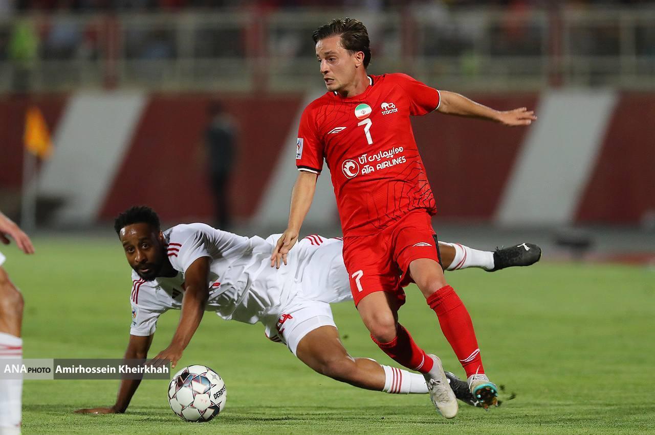 گزارش تصویری از بازی تراکتور و شارجه در شب حسرت بار پرشورها