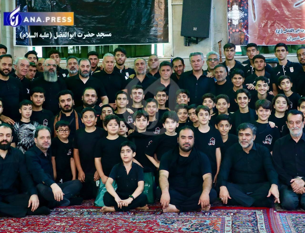 حضور قلعه نویی و اعضای تیم ملی نوجوانان در هیئت عزاداری امام حسین(ع) + فیلم