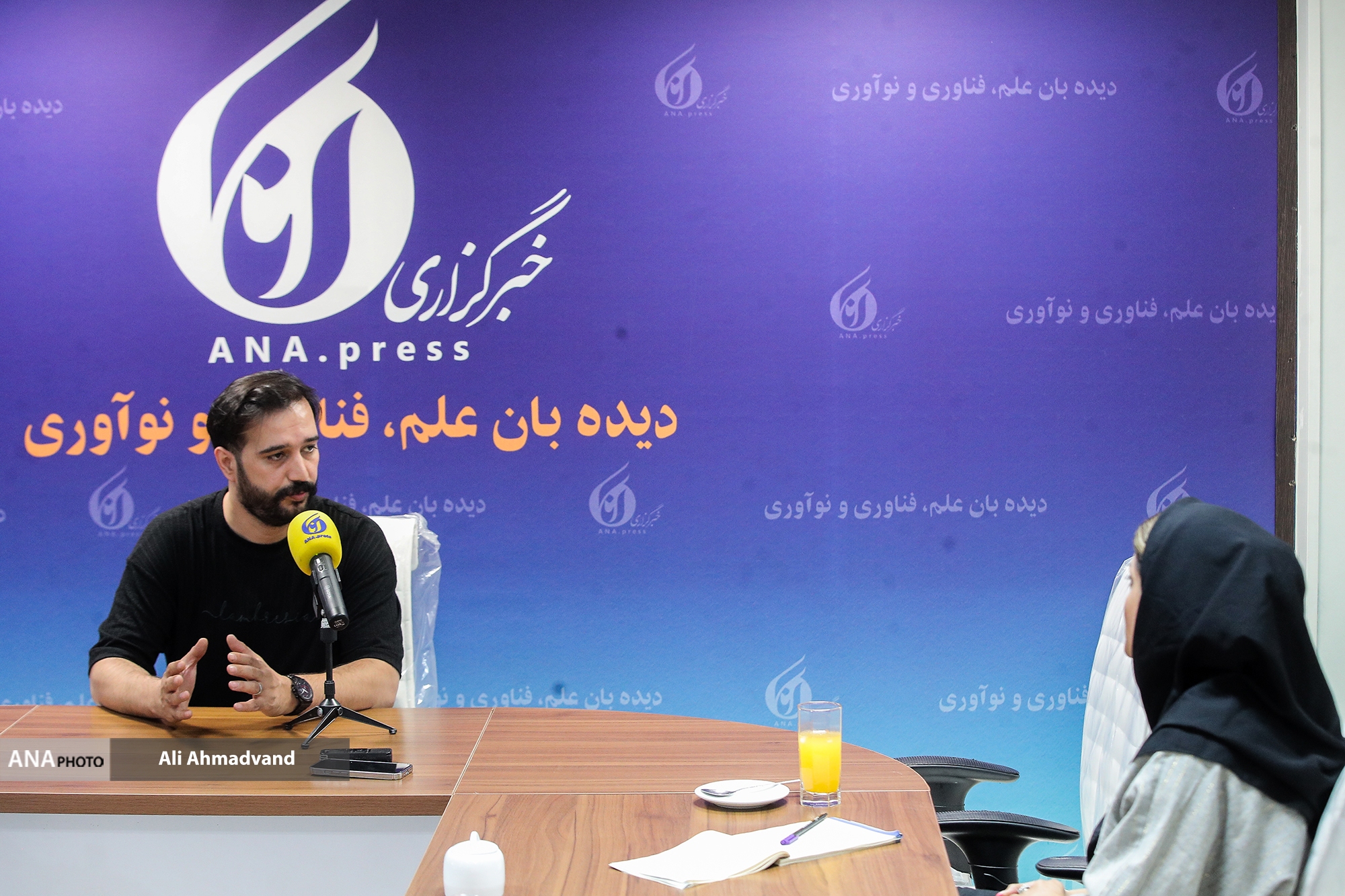 موسیقی سنتی در ایران دلسوزی ندارد/ با نوازندگان ارکستر سمفونیک لجبازی نکنید!/ ویترین موسیقی ما دست پلیبکخوانها است+ فیلم موسیقی سنتی در ایران دلسوزی ندارد/ با نوازندگان ارکستر سمفونیک لجبازی نکنید!/ ویترین موسیقی ما دست پلیبکخوانها است+ فیلم