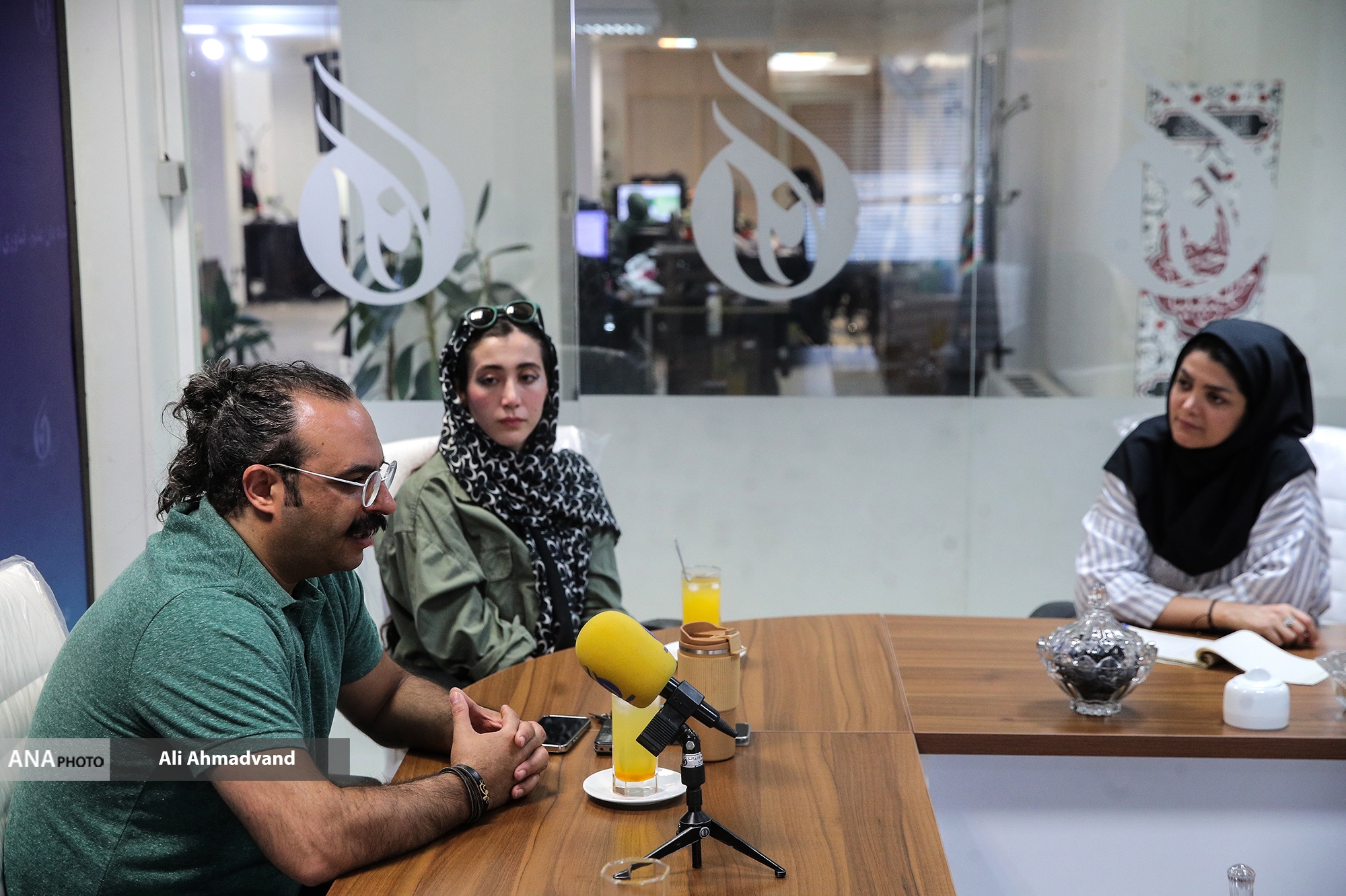 دل زنده: فرآیند چهره شدن در هنر متفاوت از قدیم شده است / یک تومنی هم بازیگرانم دریافت نکردند/400 میلیون هزینه دکور داشتیم دل زنده: فرآیند چهره شدن در هنر متفاوت از قدیم شده است / یک تومنی هم بازیگرانم دریافت نکردند/400 میلیون هزینه دکور داشتیم