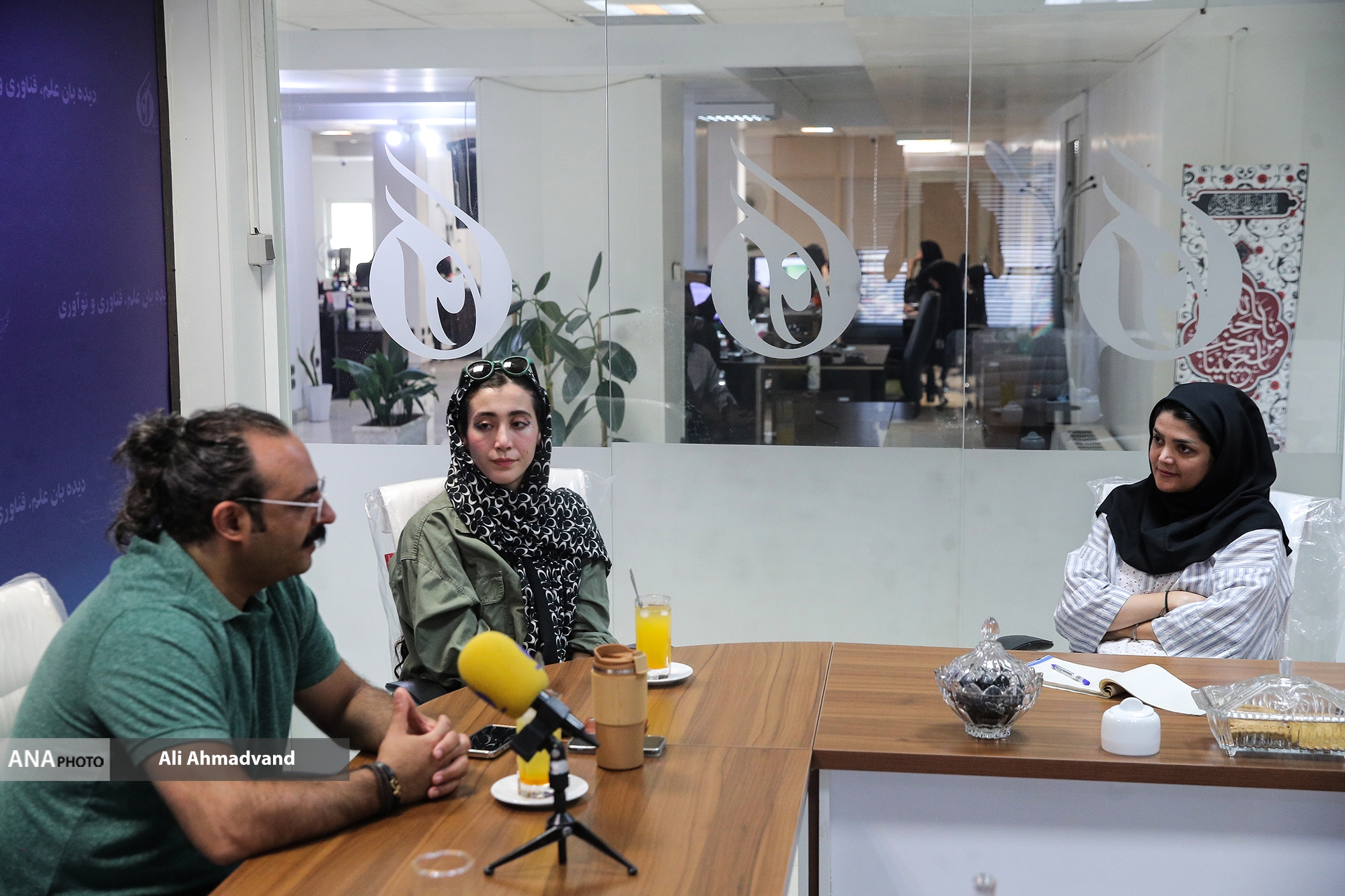 دل زنده: فرآیند چهره شدن در هنر متفاوت از قدیم شده است / یک تومنی هم بازیگرانم دریافت نکردند/400 میلیون هزینه دکور داشتیم