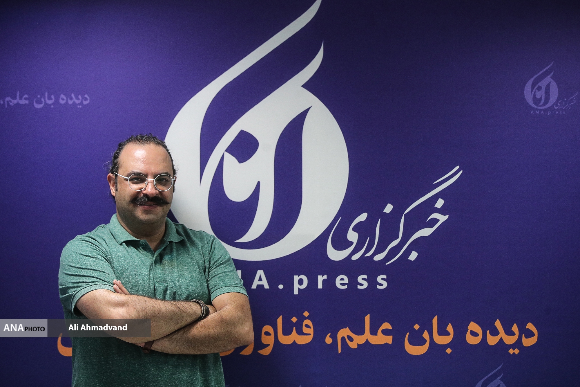 دل زنده: فرآیند چهره شدن در هنر متفاوت از قدیم شده است / یک تومنی هم بازیگرانم دریافت نکردند/400 میلیون هزینه دکور داشتیم