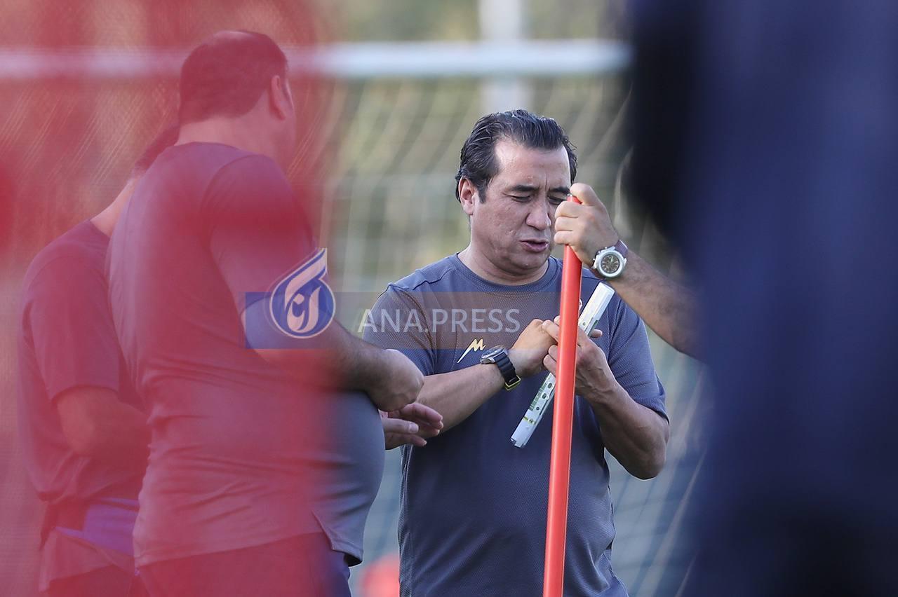 مشاور جدید قلعه نویی در تمرین تیم ملی مصدوم شد!+تصاویر مشاور جدید قلعه نویی در تمرین تیم ملی مصدوم شد!+تصاویر