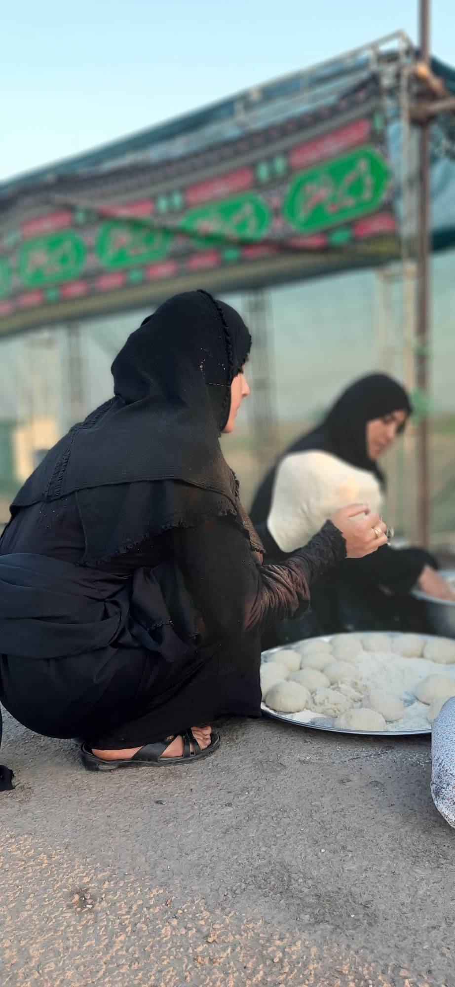 از توزیع ۵۰۰۰ هزار بطری آب تا اسکان روزانه ۳۰۰ زائر در موکب یک گروه جهادی از توزیع ۵۰۰۰ هزار بطری آب تا اسکان روزانه ۳۰۰ زائر در موکب یک گروه جهادی