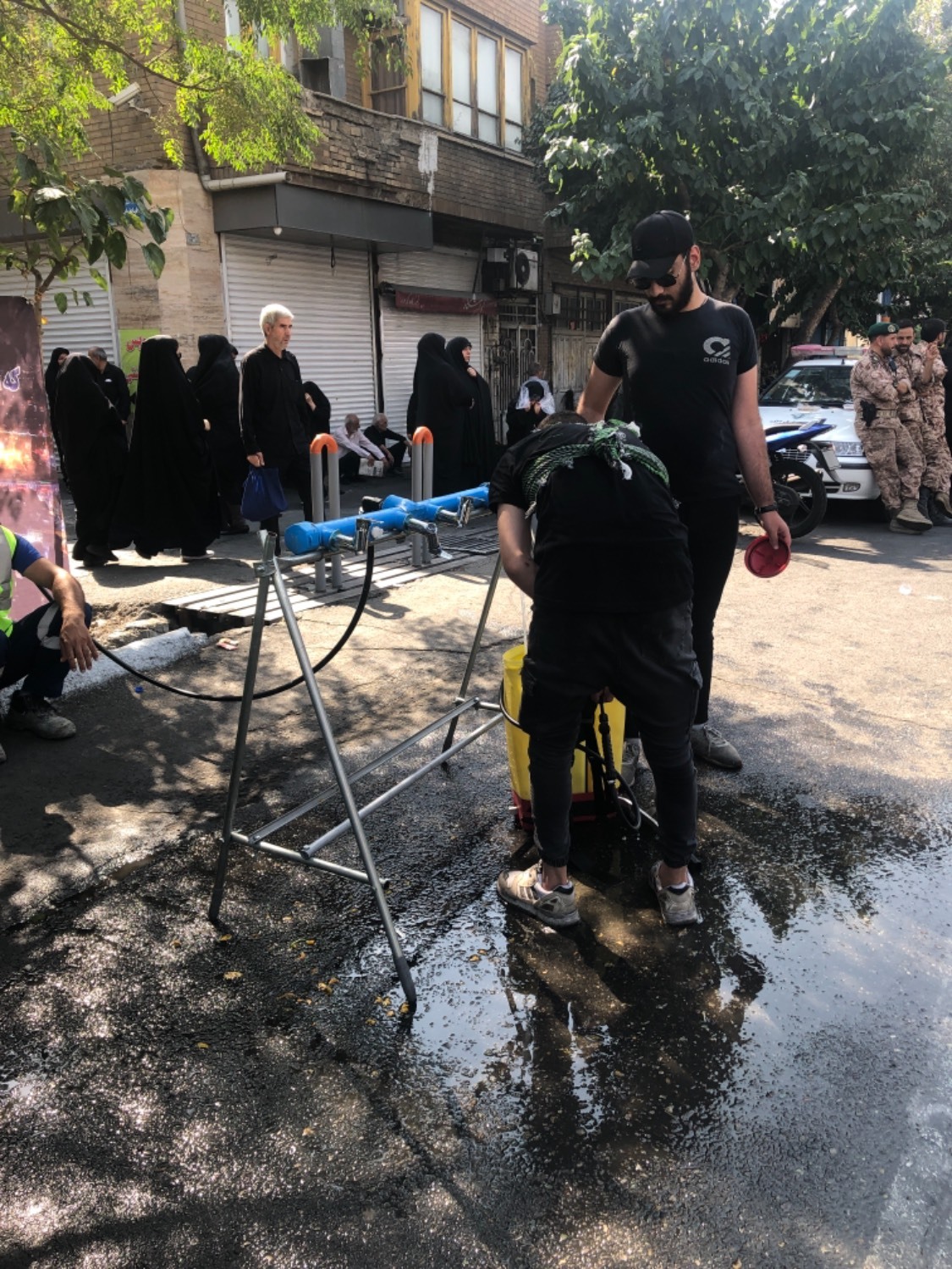 پیاده‌روی ۱۷ کیلومتری عشاق‌الحسین در اربعین/ طنین لبیک یا حسین در خیابانهای تهران