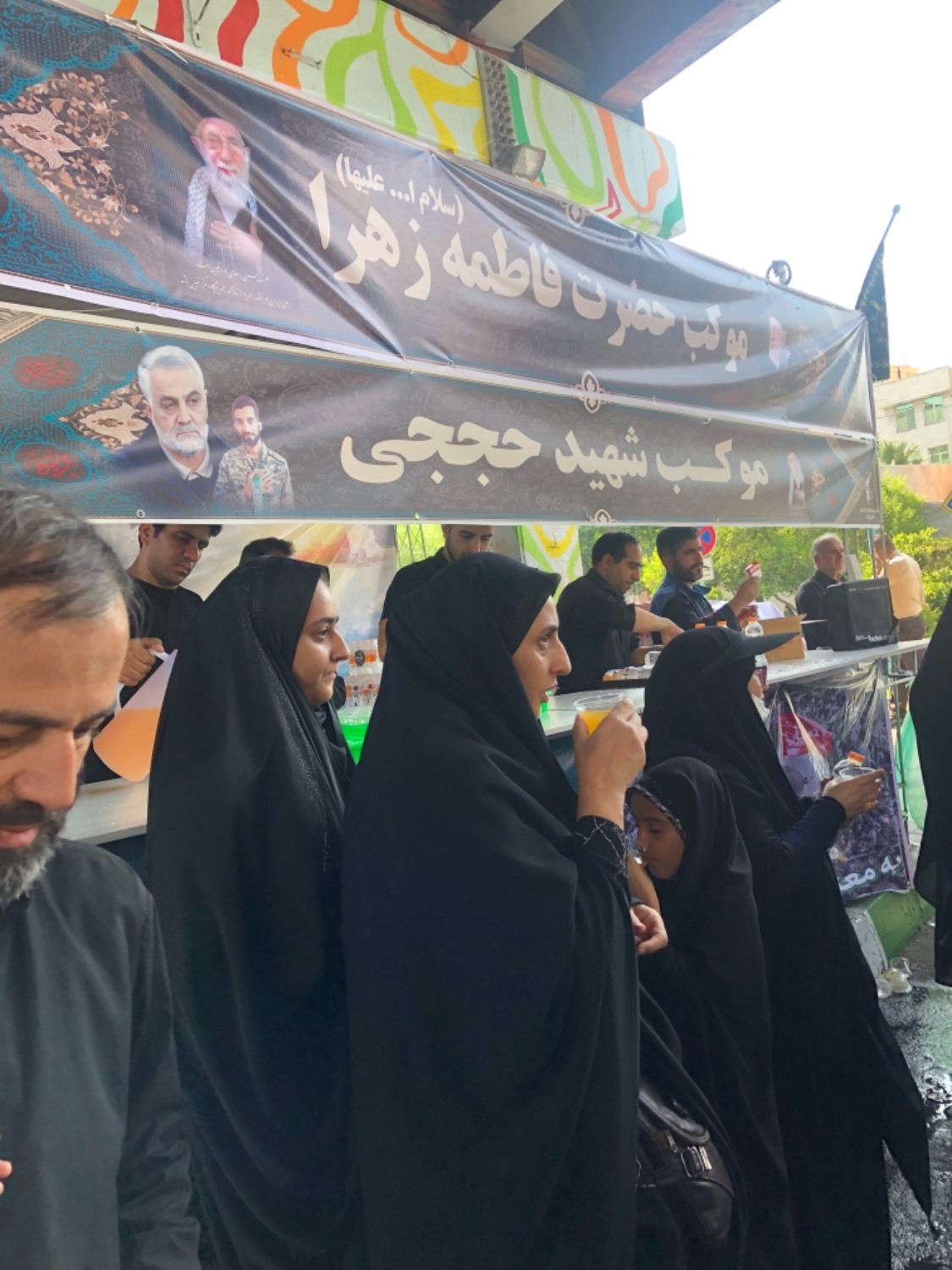 پیادهروی ۱۷ کیلومتری عشاقالحسین در اربعین/ طنین لبیک یا حسین در خیابانهای تهران پیادهروی ۱۷ کیلومتری عشاقالحسین در اربعین/ طنین لبیک یا حسین در خیابانهای تهران