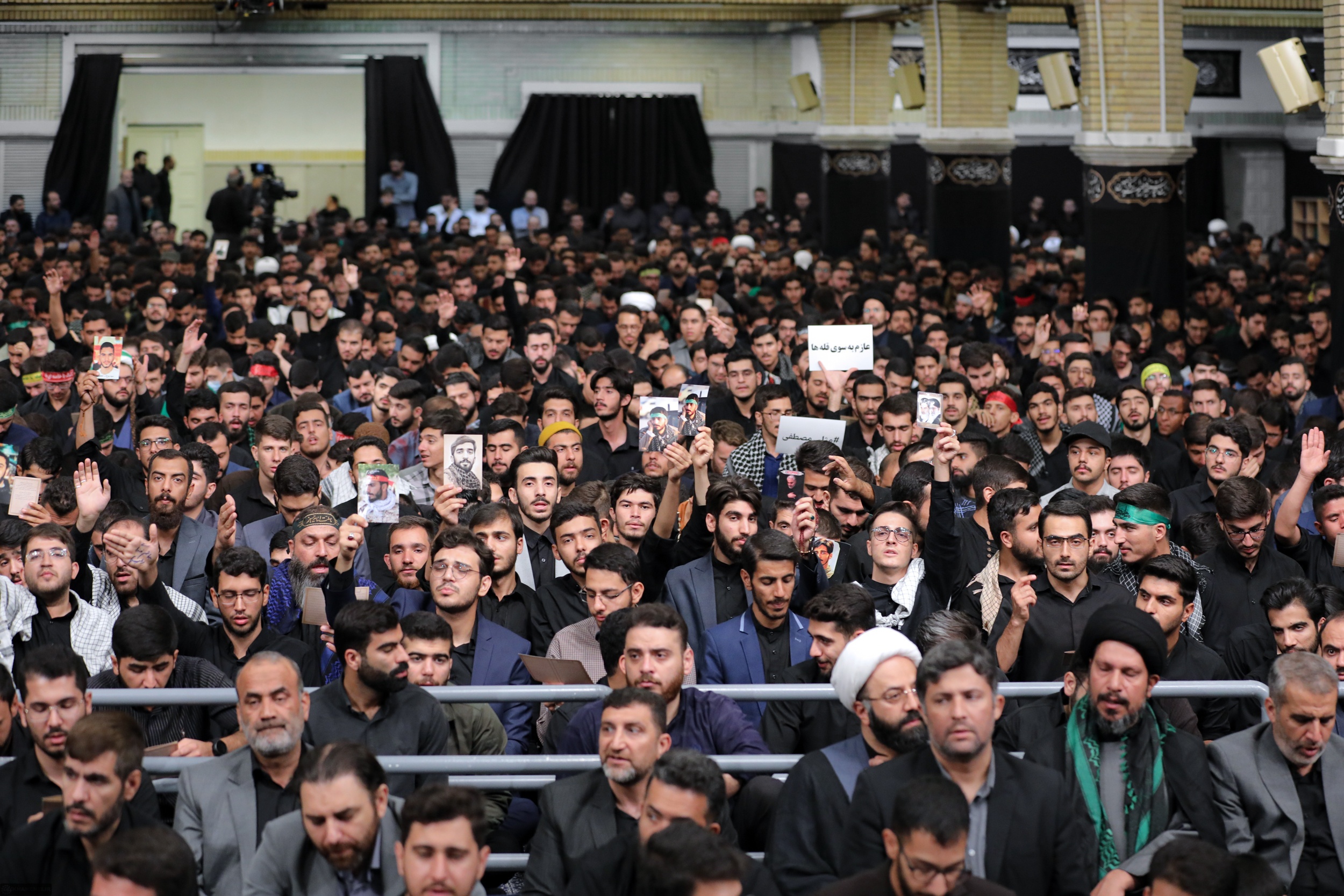 عزاداری هیئت‌های دانشجویی دانشگاه‌های سراسر کشور در حضور رهبر انقلاب آغاز شد